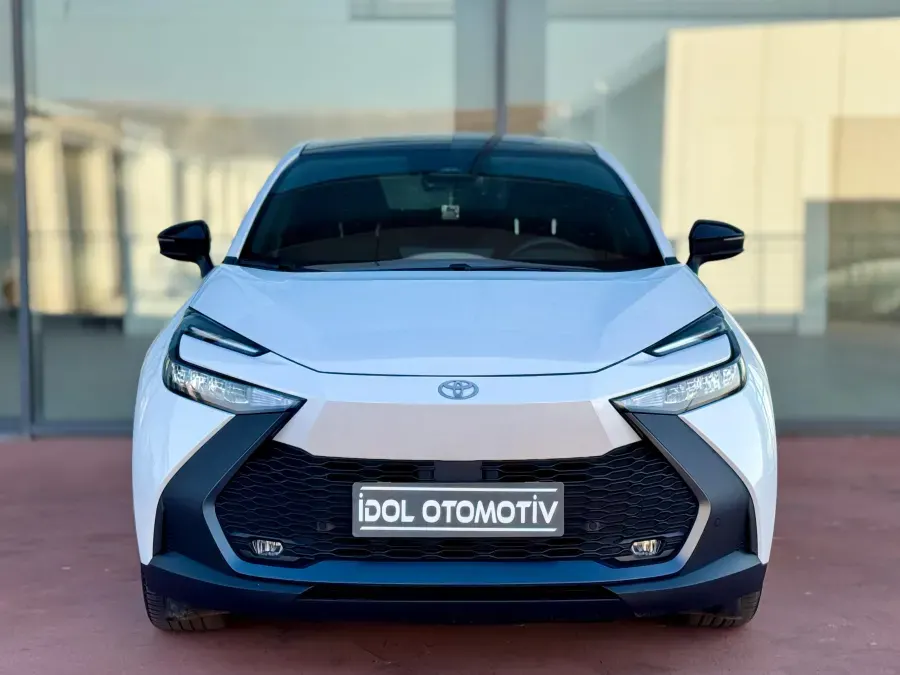 7BIN'DE 2024 MODEL TOYOTA C-HR HYBRID CAM TAVAN KÖR NOKTA HATASIZ