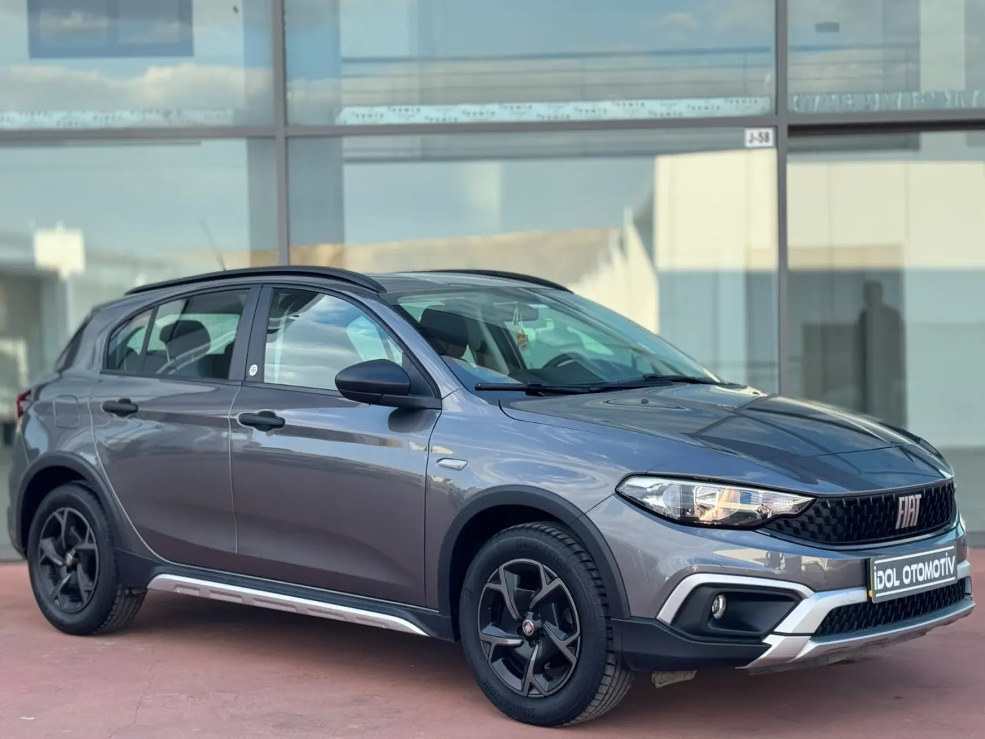 GARANTİLİ 25 BINDE 2023 MODEL EGEA CROSS BENZİN KLİMA HATASIZ görsel 3