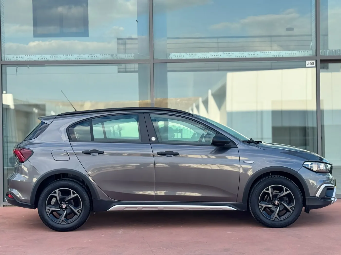 GARANTİLİ 25 BINDE 2023 MODEL EGEA CROSS BENZİN KLİMA HATASIZ görsel 2